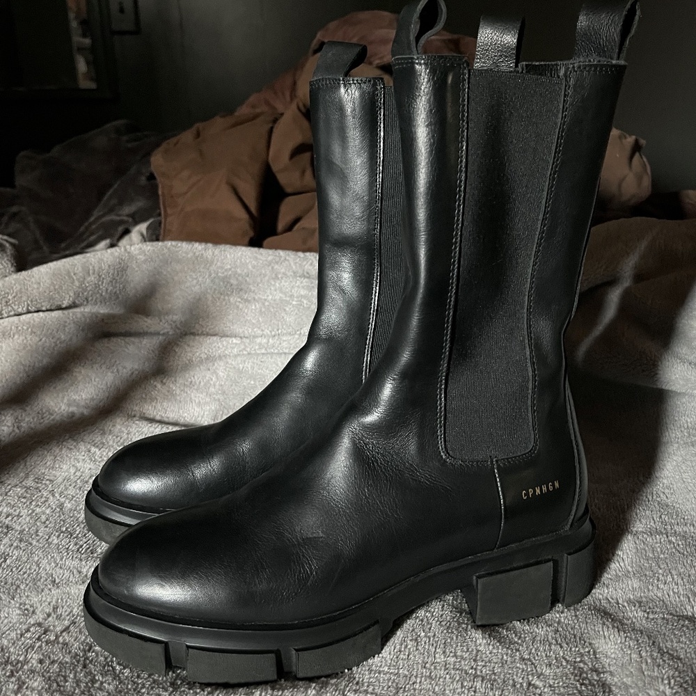 Copenhagen- Vitello Black Chelsea Boots